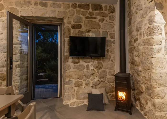 Kuca Kalma زاووستروج